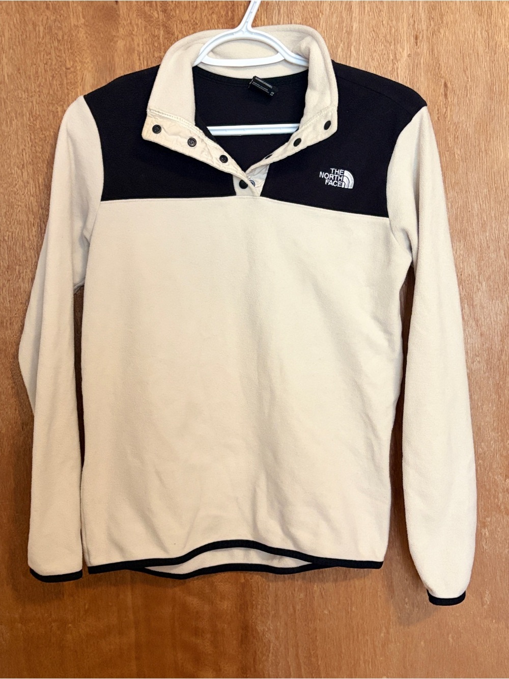 The North Face women’s Two-Tone Snap-Front Fleece Pullover - White /Black